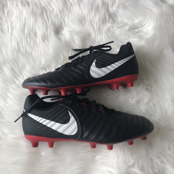 black nike tiempo soccer cleats